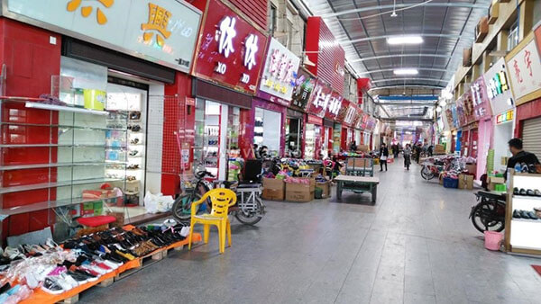 Hình ảnh phía bên trong chợ Quảng Châu Âu Lục